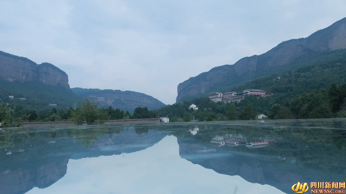 双旗美村 天空之镜打卡地.jpg 双旗美村 天空之镜打卡地.jpg