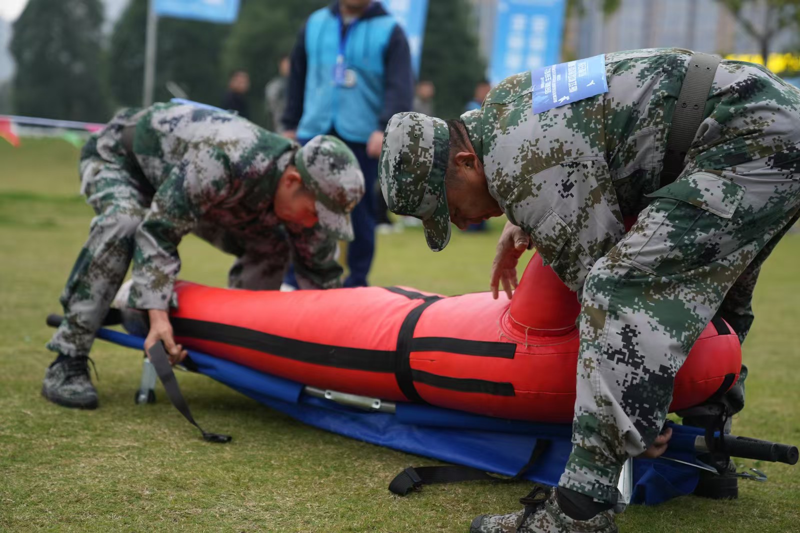 桂溪街道举行第八届微型消防站应急队伍业务技能比武竞赛4.jpg 桂溪街道举行第八届微型消防站应急队伍业务技能比武竞赛4.jpg
