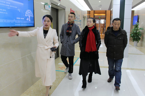收入证明_私立医院医生收入(2)