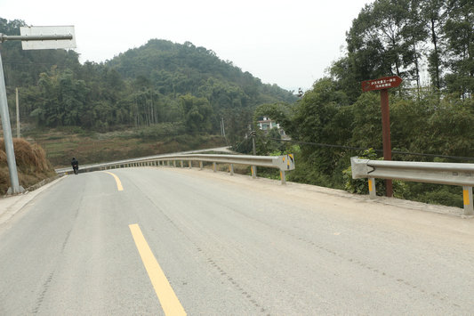 合江县榕山镇人口_合江县榕山中学大门(3)